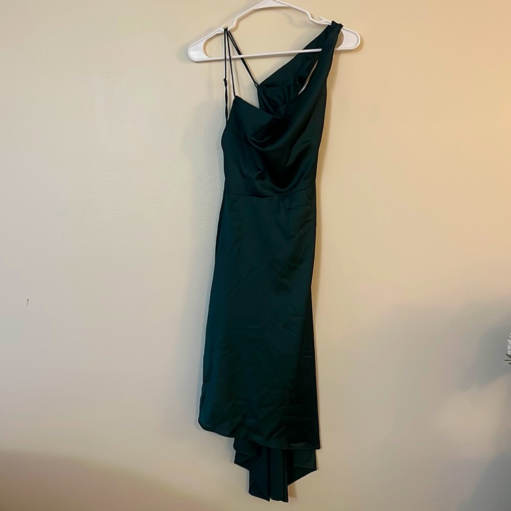 LULU's Unique Look Emerald Green Asymmetrical Backless Mini Dress Size MEDIUM - Picture 4 of 8